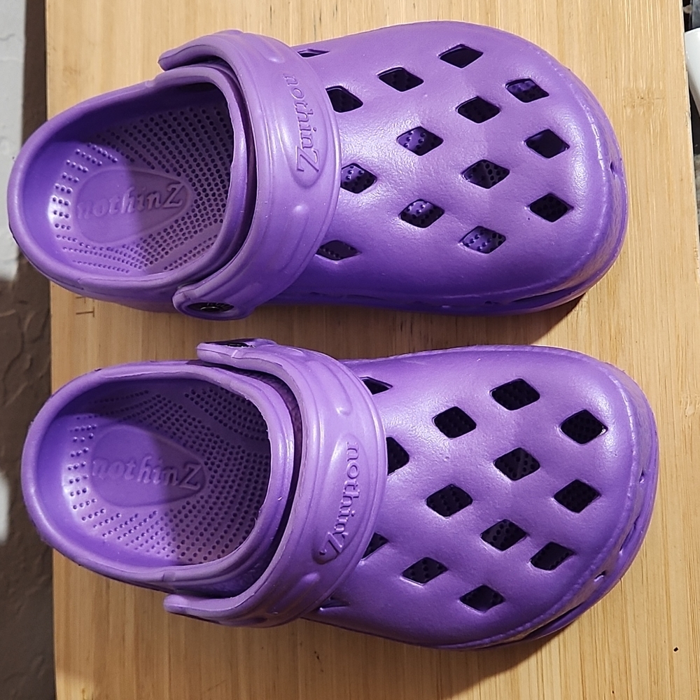 NOTHINZ Purple Child's Clog C12 Nwot